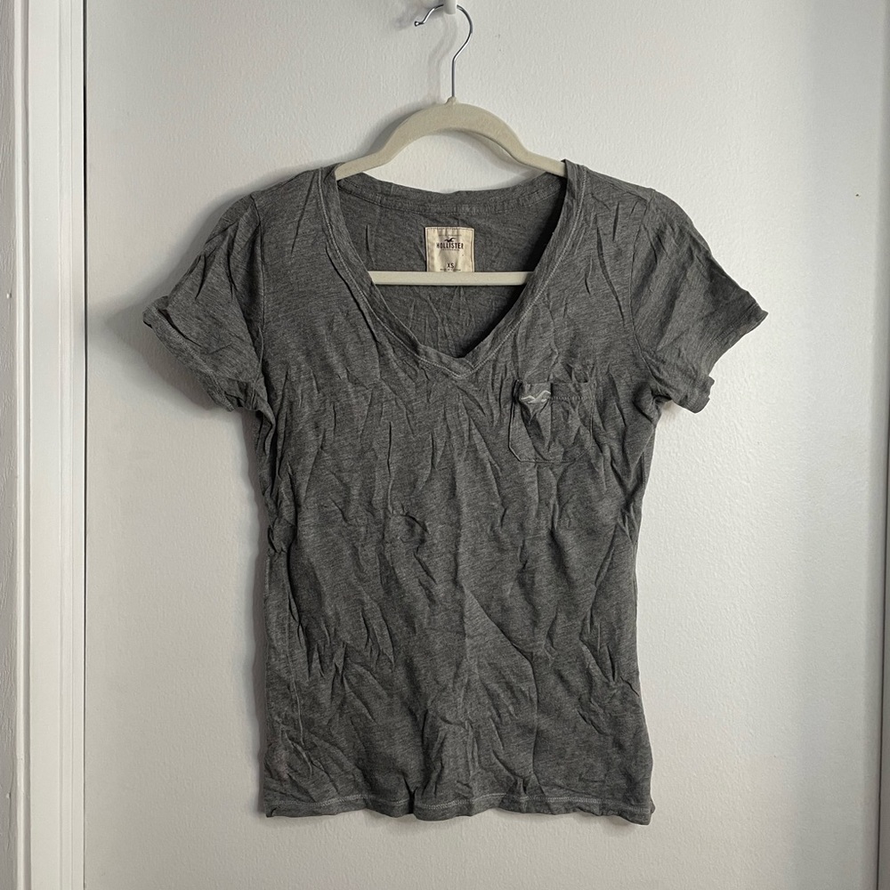 Hollister tee